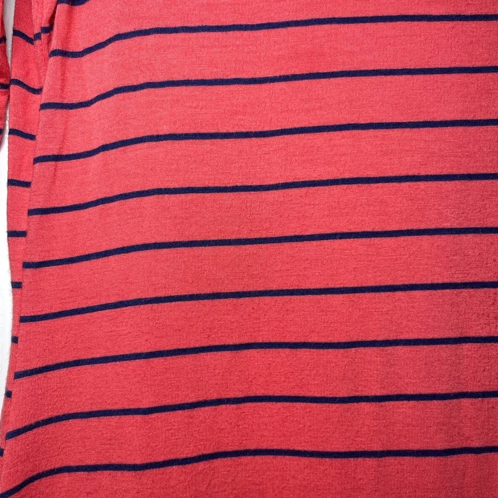 Green Envelope Boutique Women’s Striped Coral Top - Picture 2 of 6